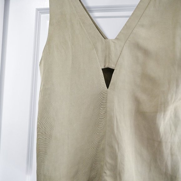 Reiss Emi Linen Blend V-Neck Sleeveless Blouse in Olive Green | Size 12 - Picture 4 of 11